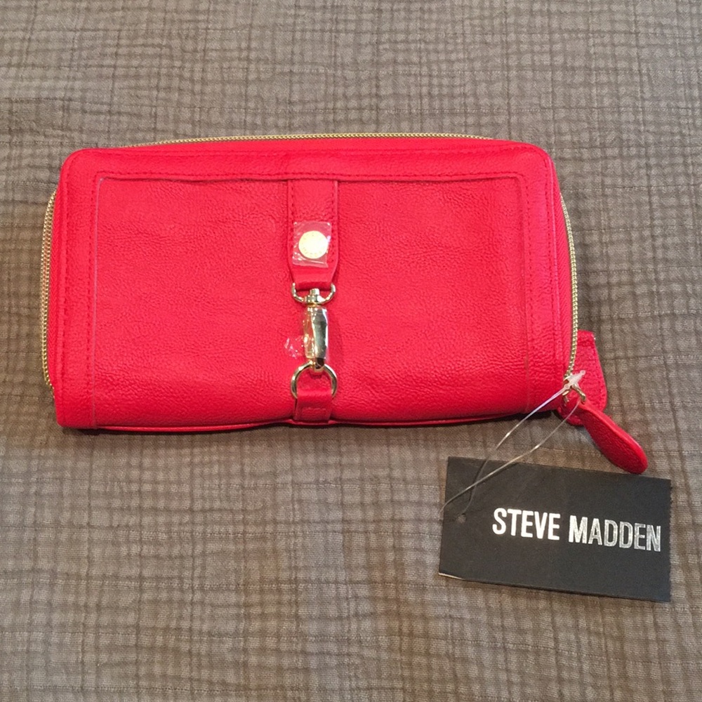Steve Madden clutch